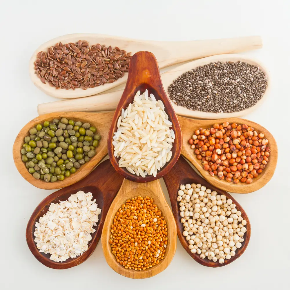 wooden-spoons-with-assorted-grains-of-super-foods-2025-09-17-23-52-12-utc (2)